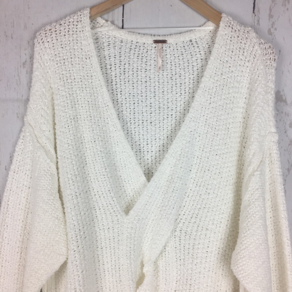 SOLD F r e e P e o p l e • Twist Front Sweater - Picture 6 of 8